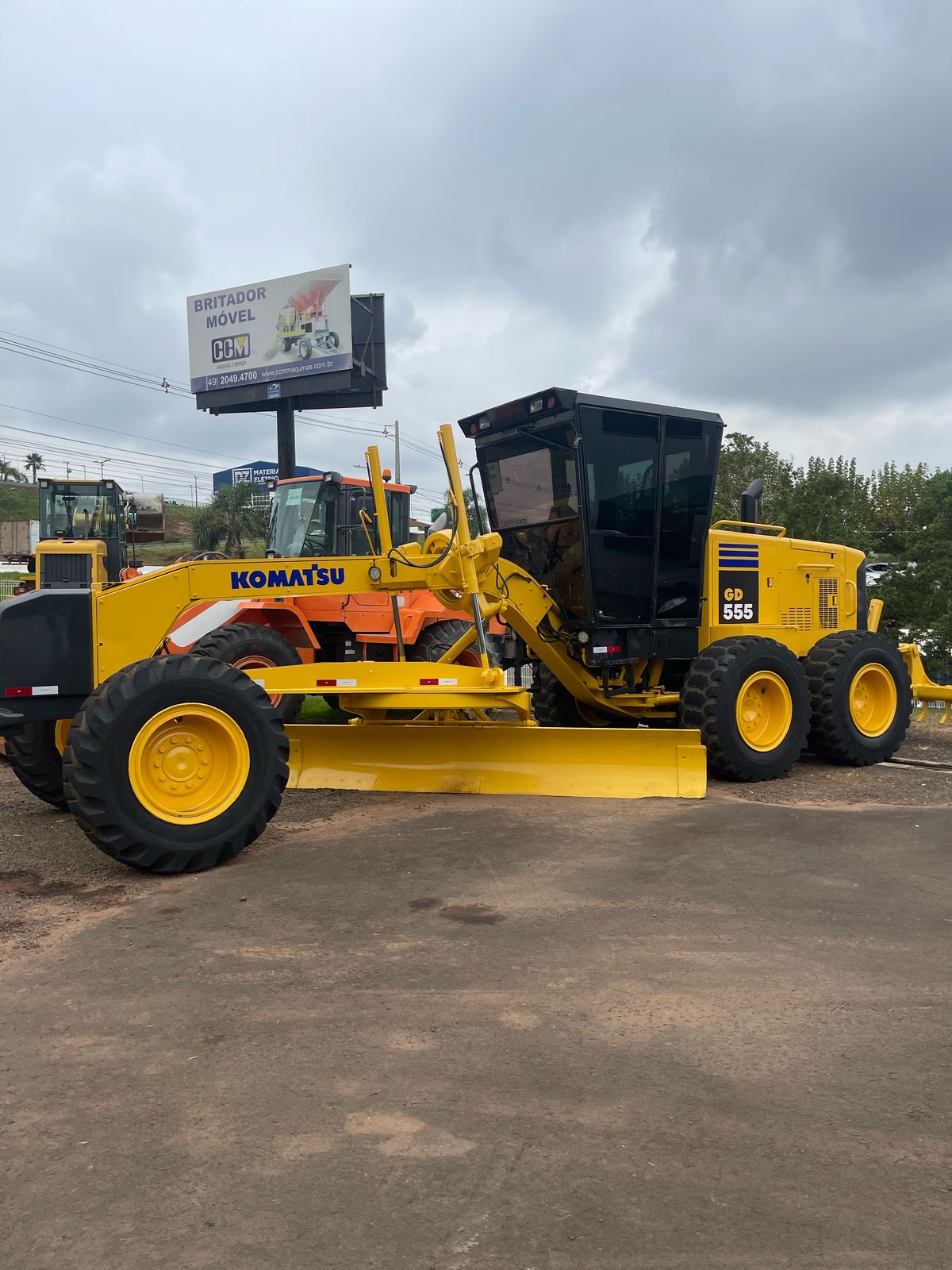 Motoniveladora Komatsu GD555